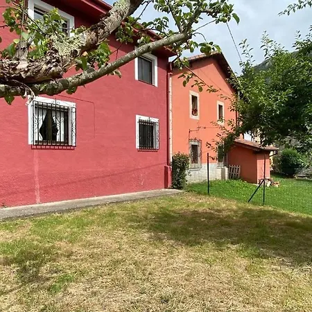 Cabrales236 Casa Con Jardin En